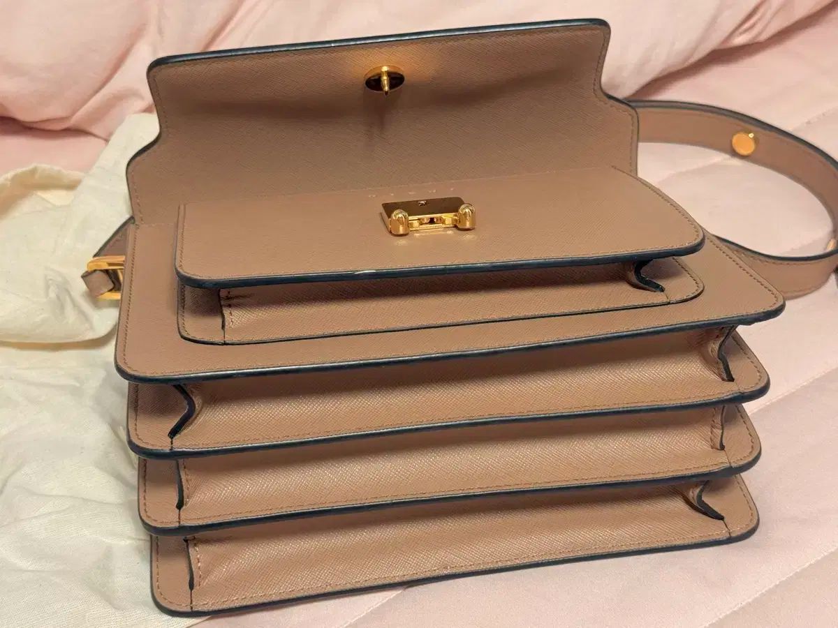 Marni マルニ トランクバッグ ピンクベージュ ミディアム DECORATOM_COM_BR