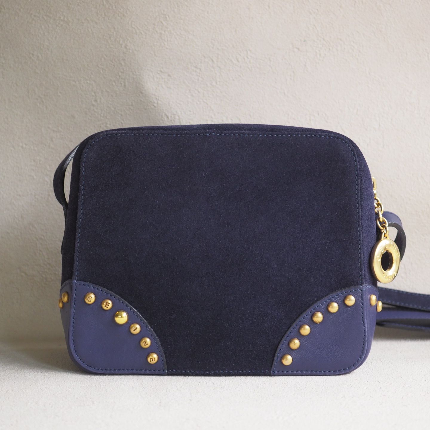 美品 セリーヌ スエード スタッズ ショルダーバッグ ブラック CELINE 