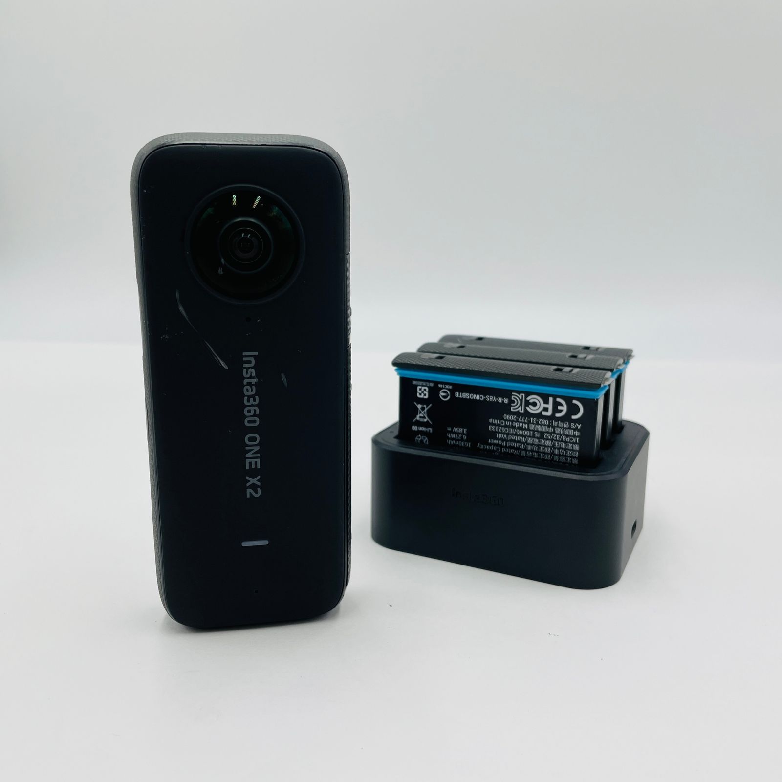 Insta360 ONE X2 アクションカメラ 急速充電キット バッテリー４個付き C4900-60