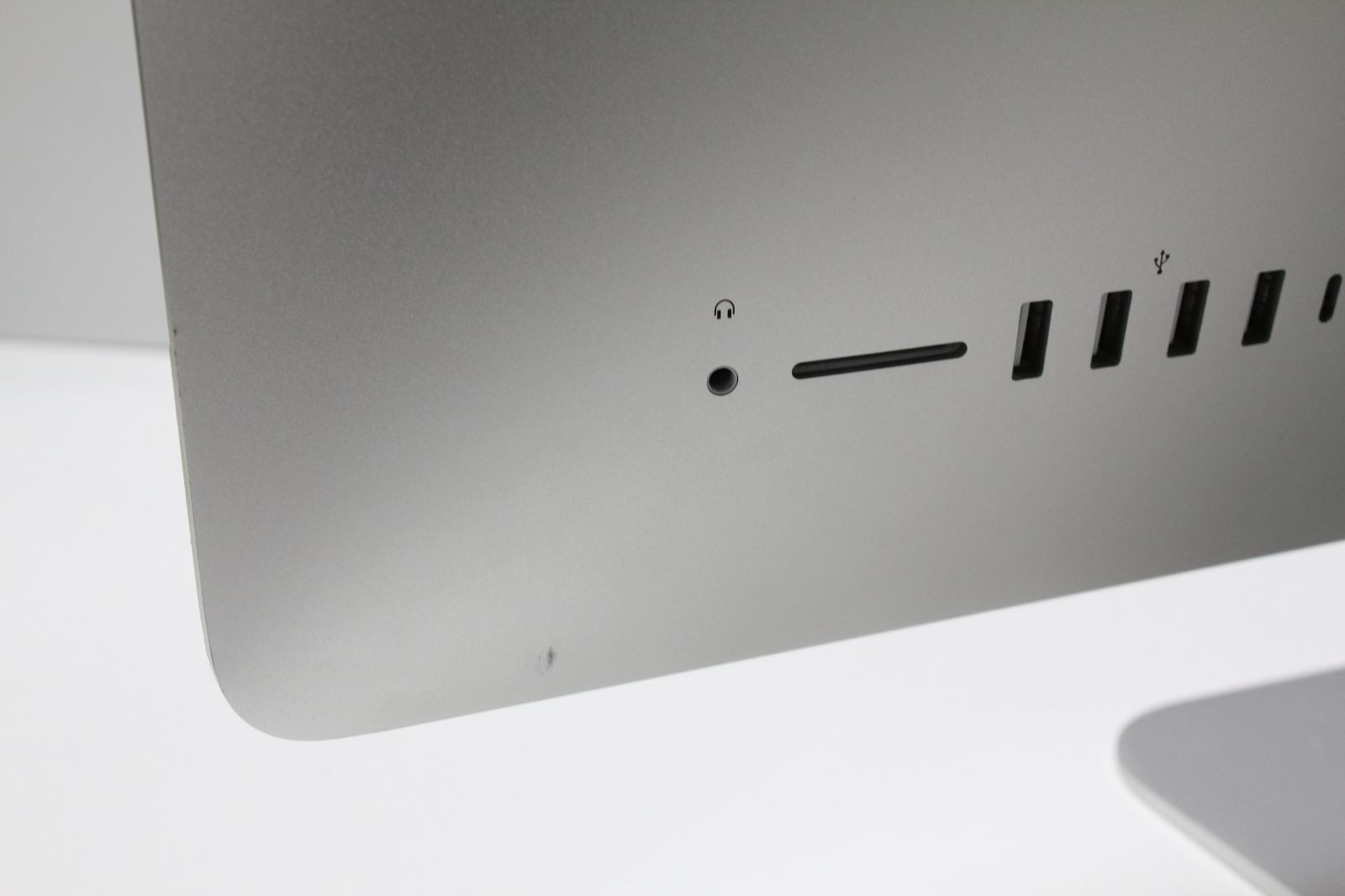 iMac（21.5インチ,2017）HDD1TB/8GB〈MMQA2J/A〉⑥ - メルカリ