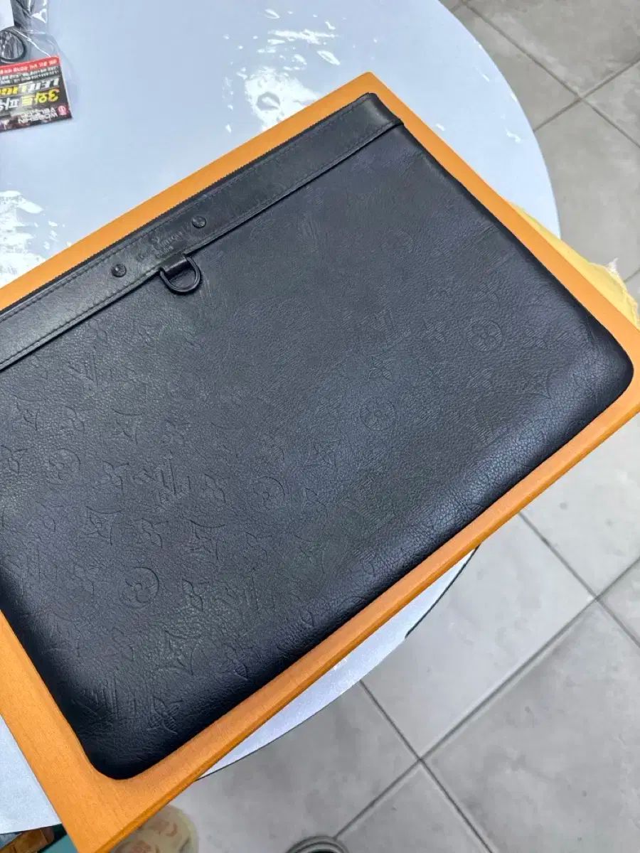 Louis Vuitton ルイヴィトン ブラック モノグラム クラッチ バッグ