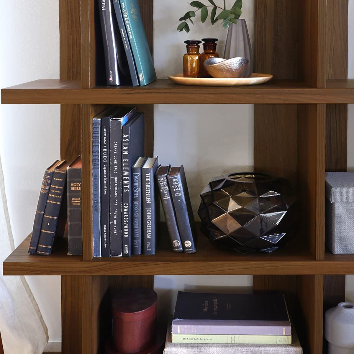 中央の棚は20kgの耐荷重