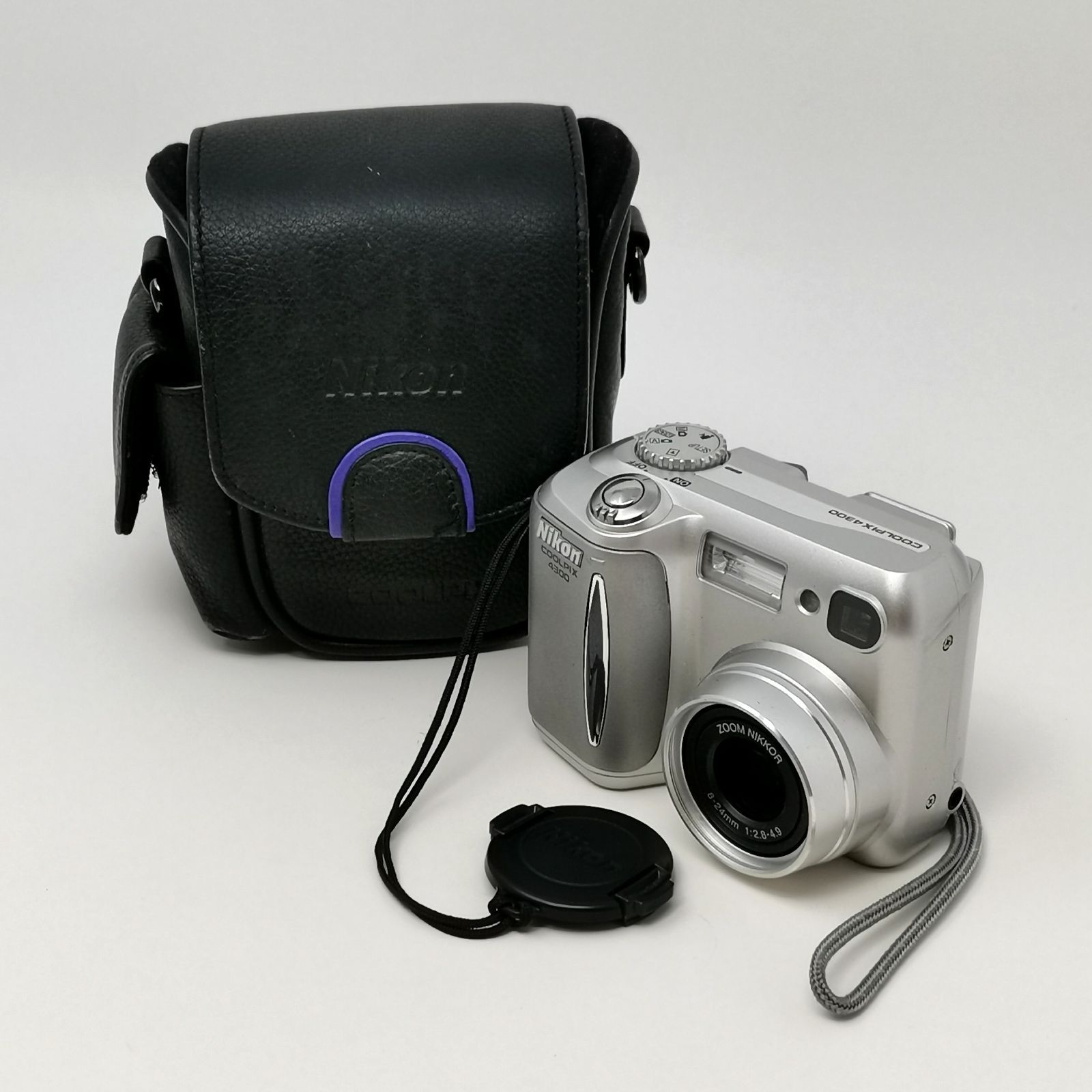 Nikon COOLPIX デジタルカメラ 充電器・ケース付き　動作確認済み ニコン coolpix 4300 シルバー デジカメ デジタルカメラ ケース