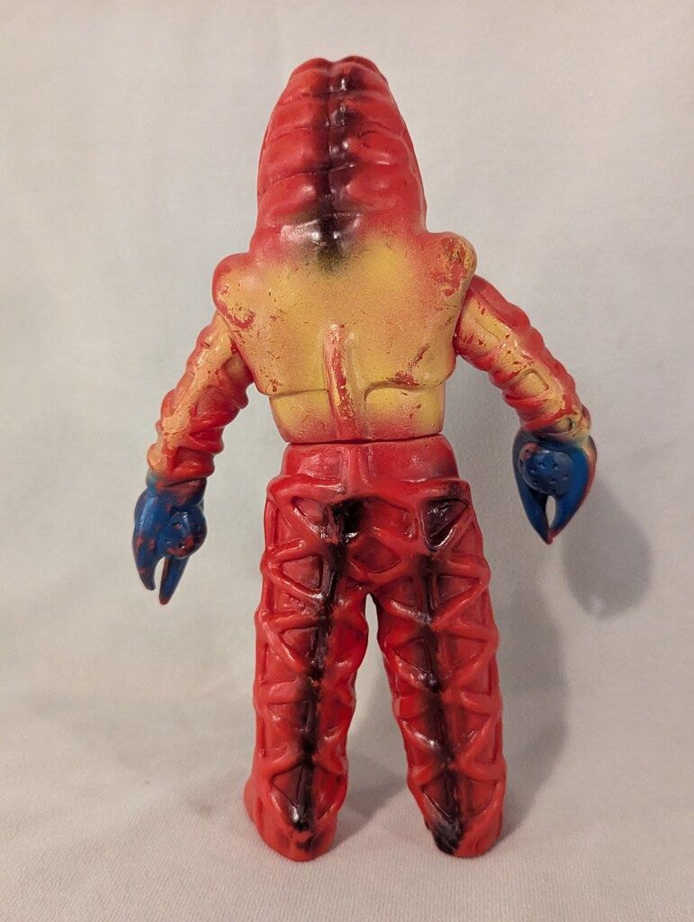 ブルマァク ゴドラ星人 赤成型に黄と黒と水色 225 mm