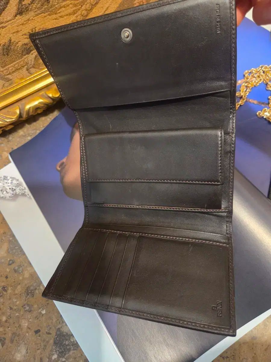 フェンディ クロスおよびウォレット