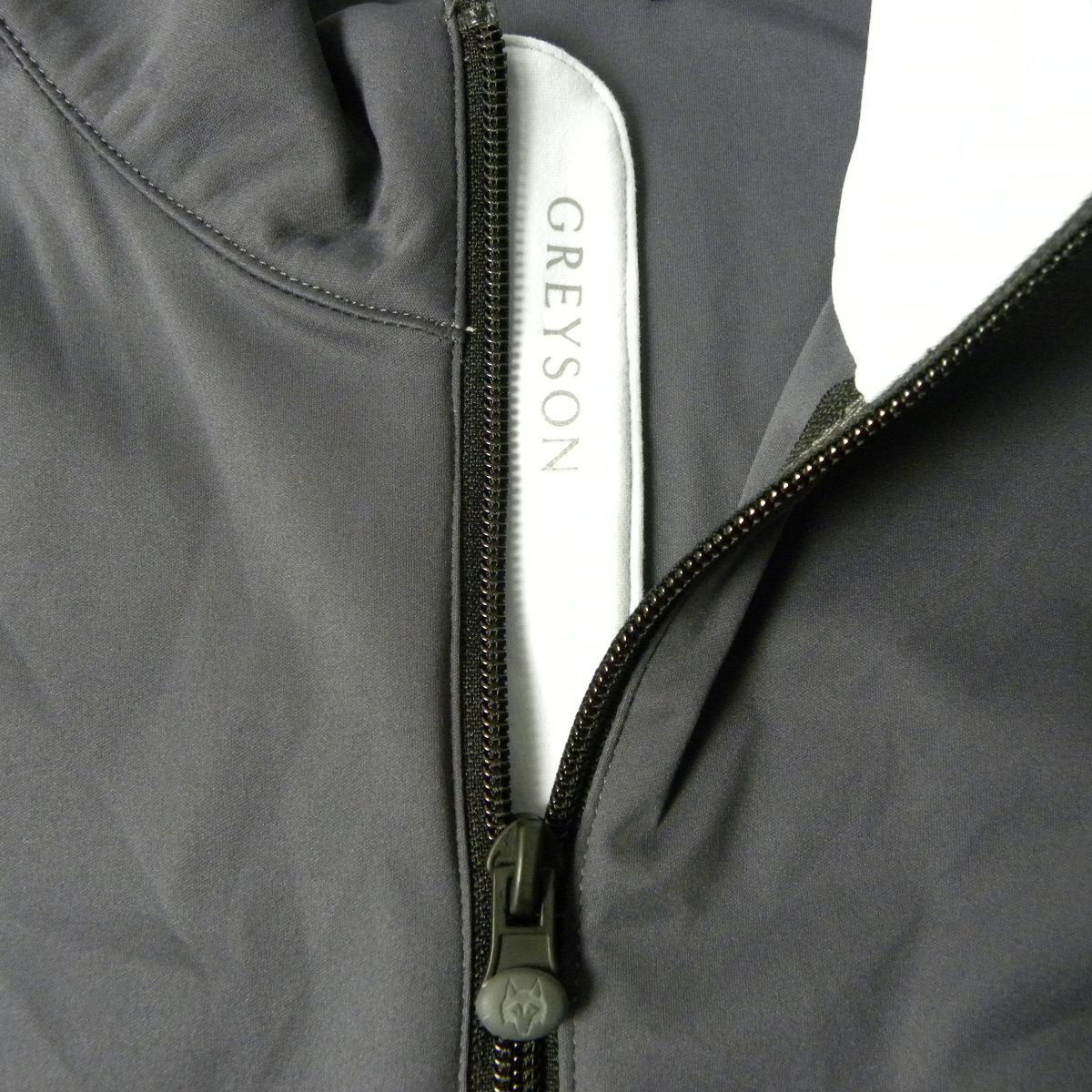 お得な限定プランも多数！ スニードジャック GREYSONグレイソン アイコン付ハーフジッププルオーバーシャツ インナー ストレッチ ゴルフウェア S バイ 程度良好