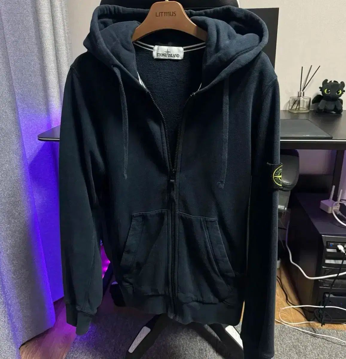 S サイズ STONE ISLAND(ストーンアイランド) フード付き ジップアップ 