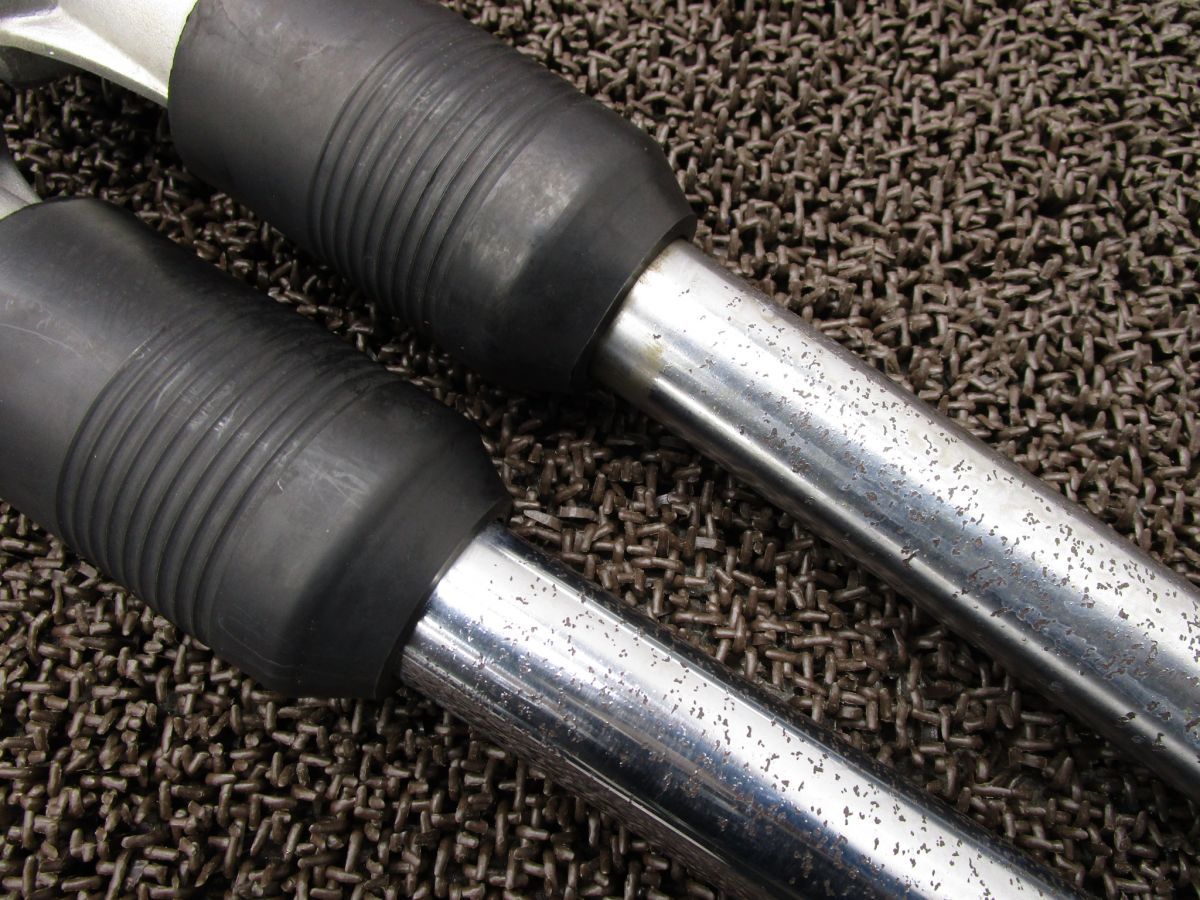 7 フロントフォーク