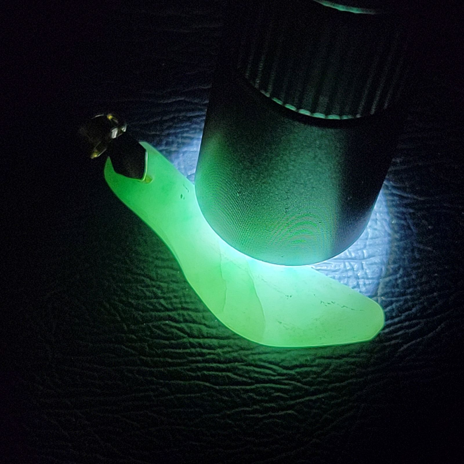 本物 糸魚川翡翠:ペンダントトップ:金具(sv925)付き ms-PT0002