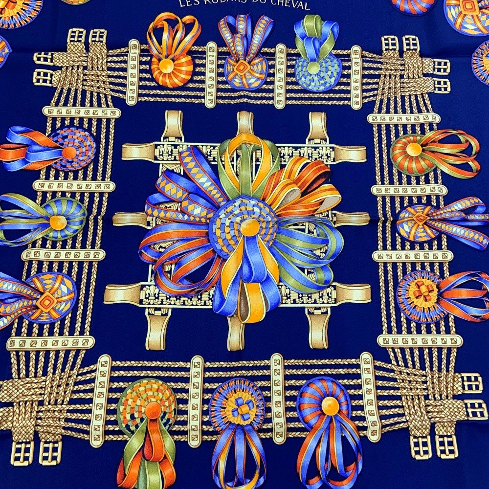 HERMES エルメス カレ 90 馬のリボン ネイビー スカーフ　シルク HERMES エルメス カレ 90 PRESENTATION de CHEVAVX 馬の