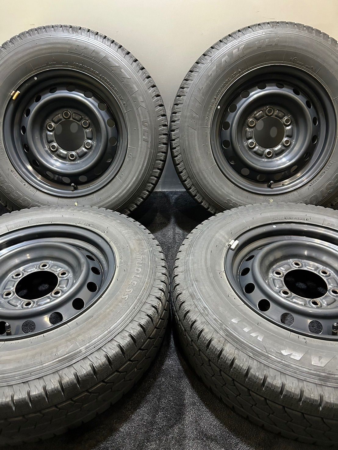 ☆195/80R15 107/105L LT BRIDGESTONE/VL1 21年製 トヨタ ハイエース 純正 スチール 15インチ 6J +35  139.7 6H スタッドレス 4本(南7-F583) - メルカリ