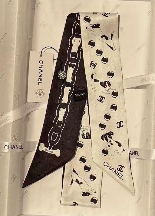 CHANEL ヘアバンド　カチューシャ　チェーン　ゴールド　ノベルティ CHANEL ヘアバンド カチューシャ チェーン ゴールド ノベルティ 【公式