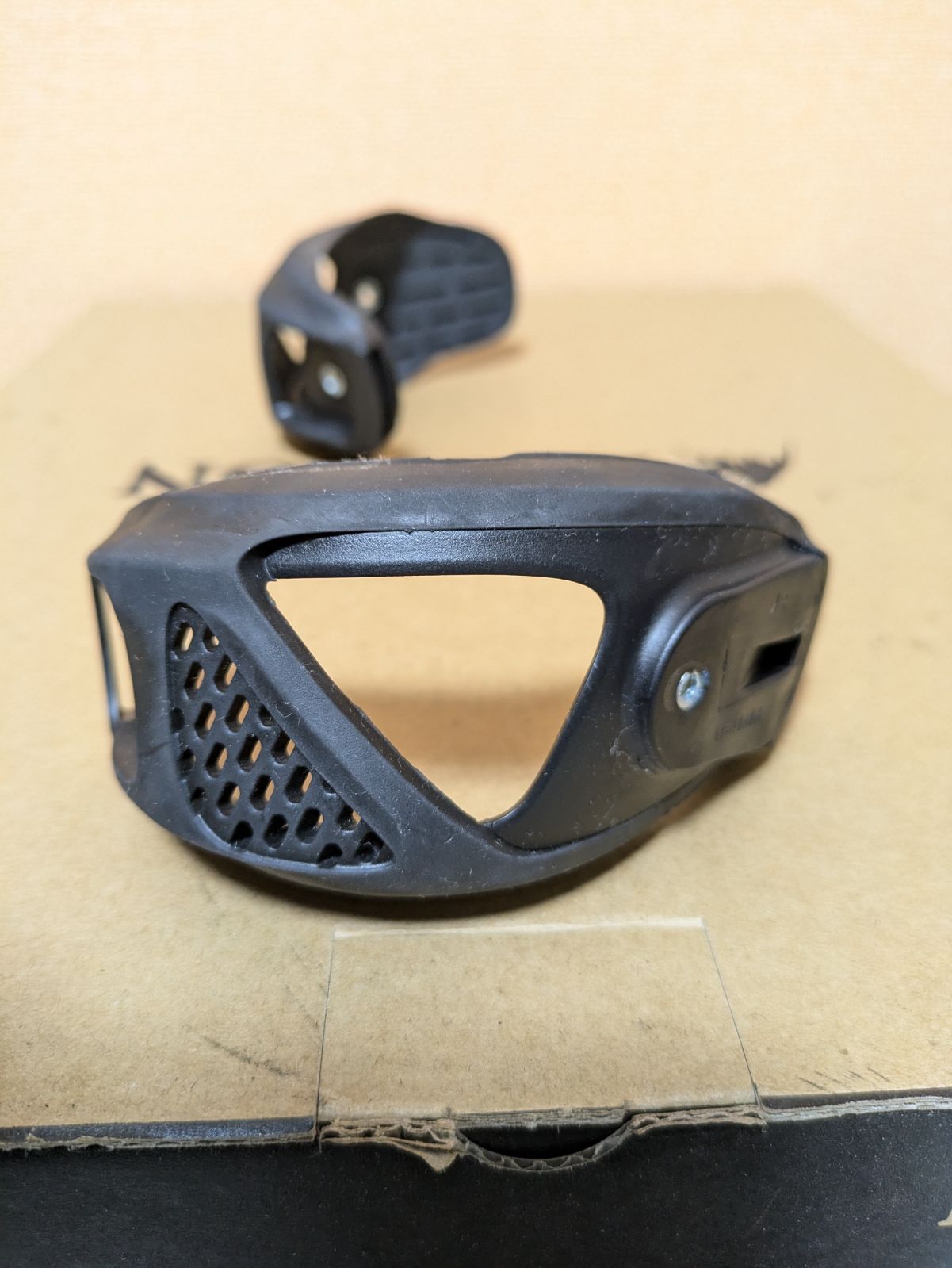 BURTON トゥストラップ左右セット 予備パーツ - メルカリ