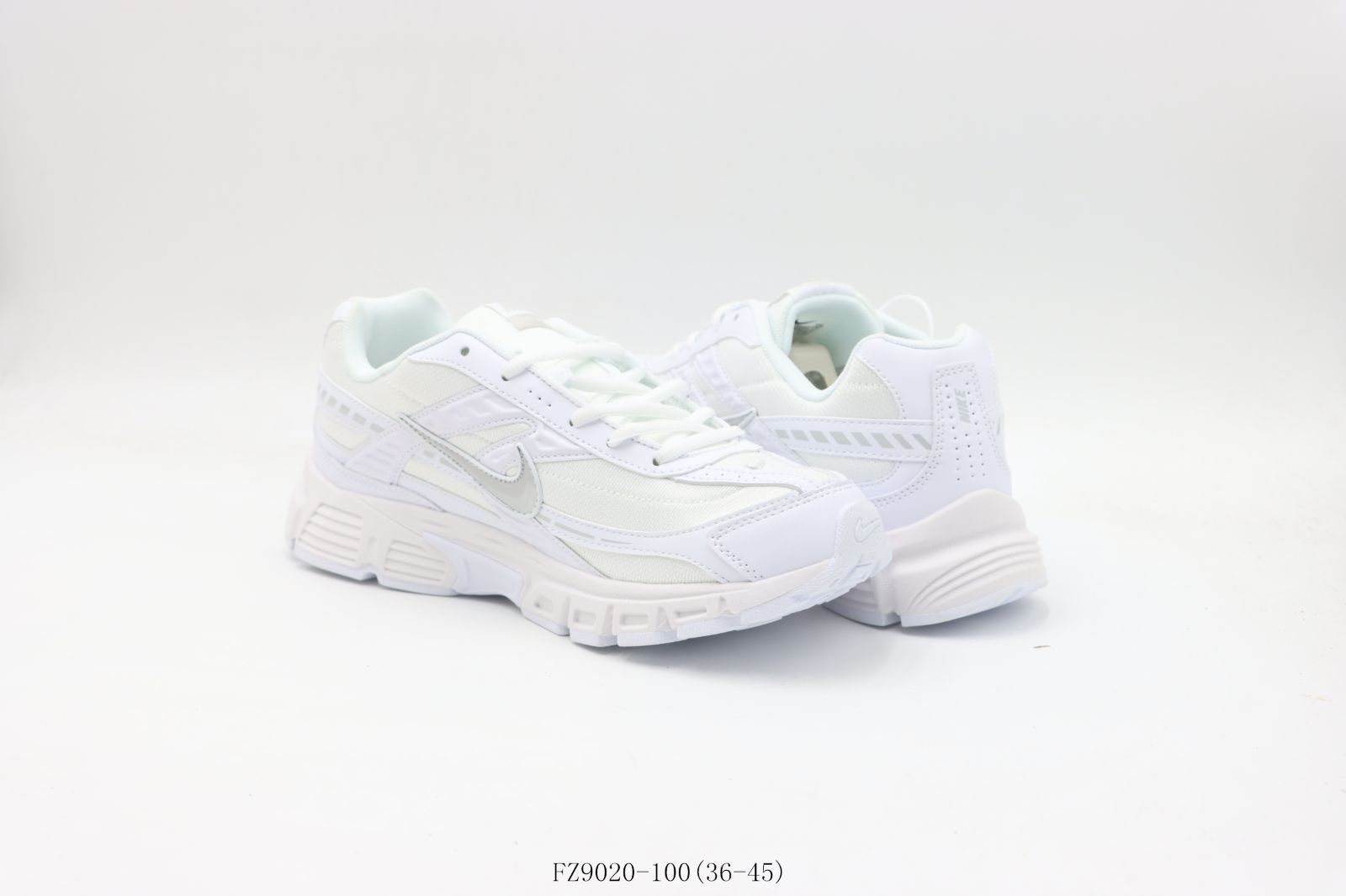 現行販売中❗️Nike FZ9020-100 ホワイト スニーカー 今日特価】ナイキ NIKE ダッドシューズ ホワイト White FZ9020