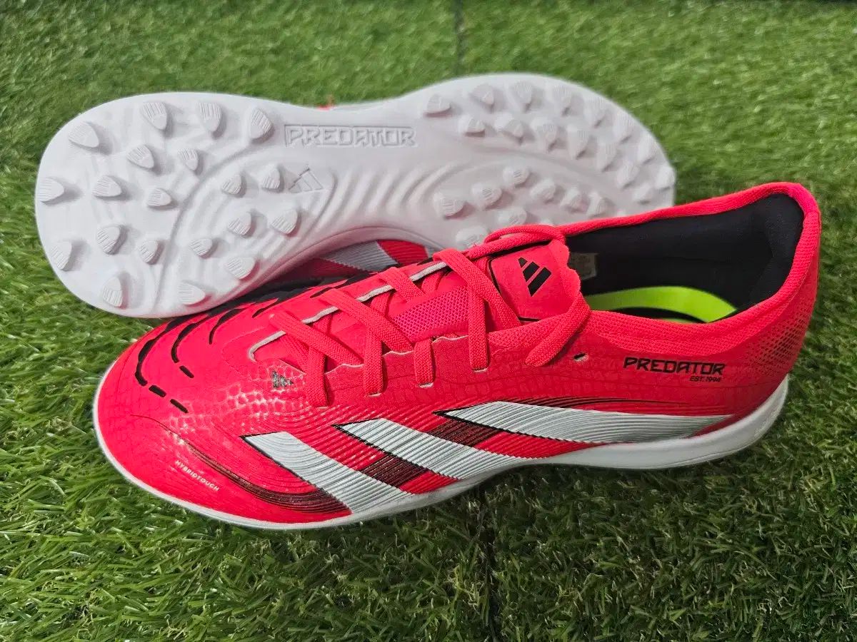 【雷市場（ポンジャン）商品韓国直送】 新品 adidas(アディダス) プレデター プロ TF PURE VICTORY パック