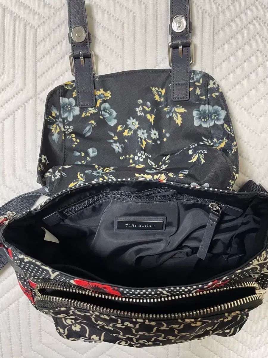 トリーバーチ ナイロン