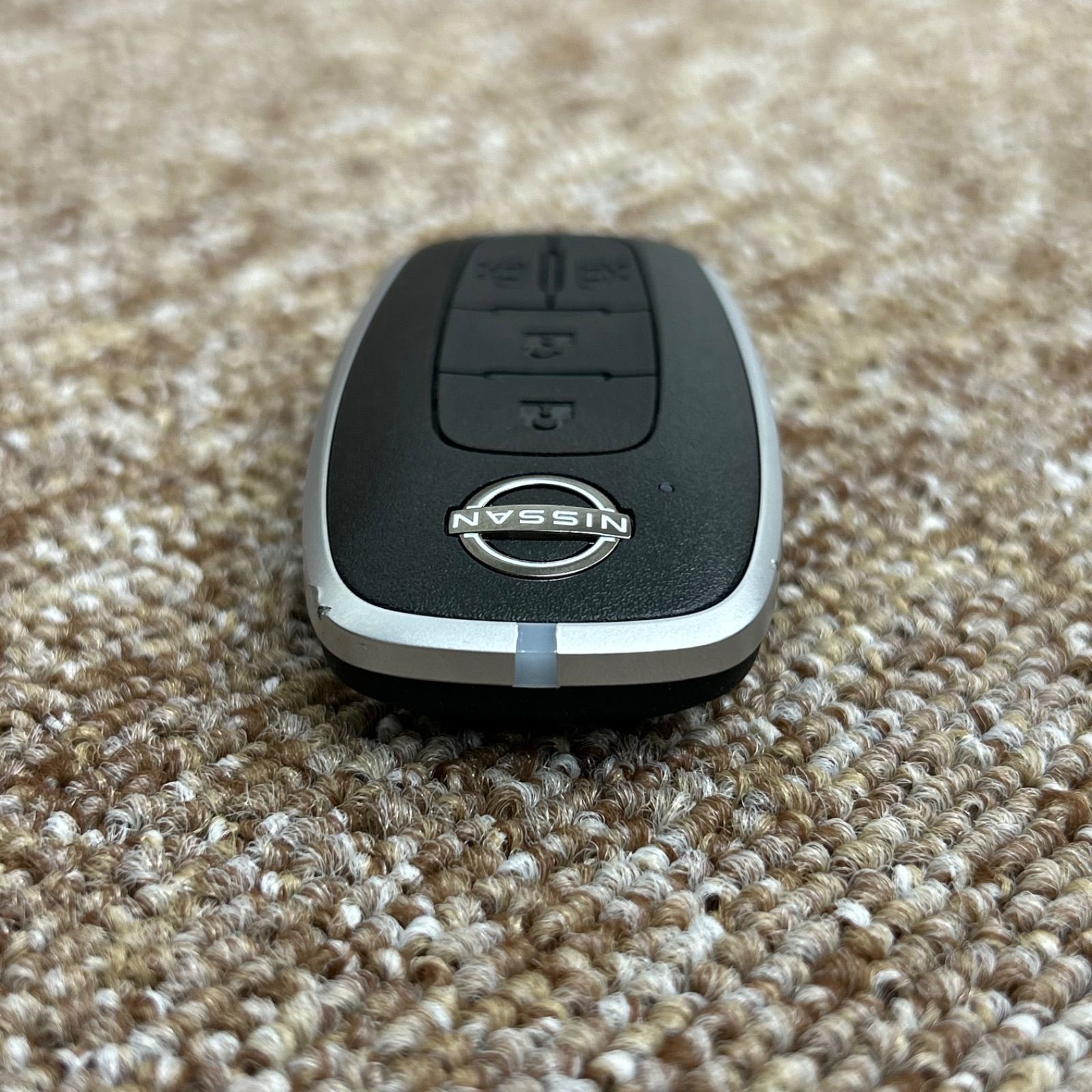 ☆希少☆スマートキー 4ボタン 日産 セレナ 201‐200771 S180146125