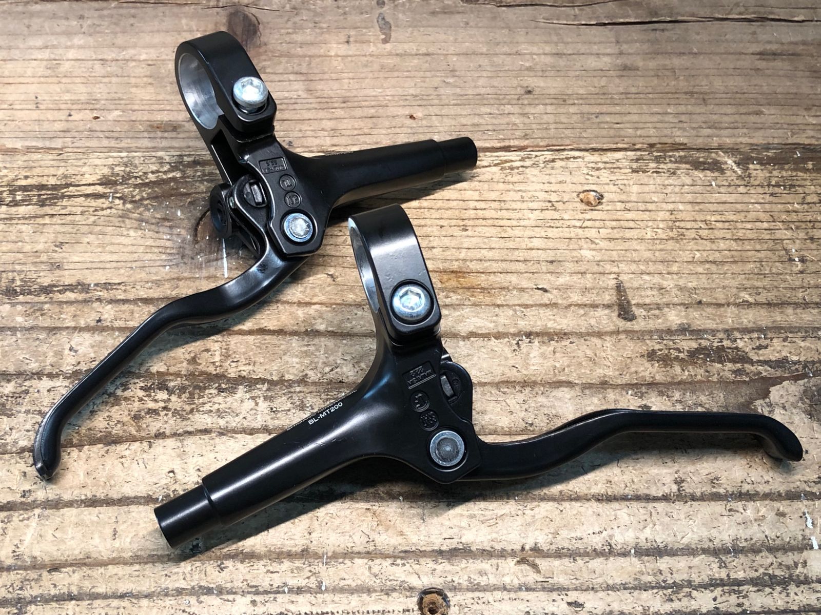 シマノMT200 油圧ディスクブレーキ前後セット 「新品」 新品 シマノ