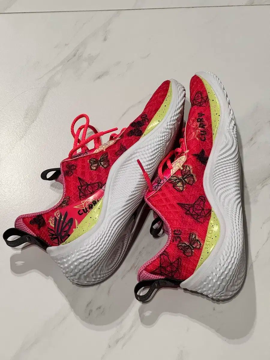 UNDER ARMOUR アンダーアーマー カリー 10 GIRL DAD バスケットシューズ