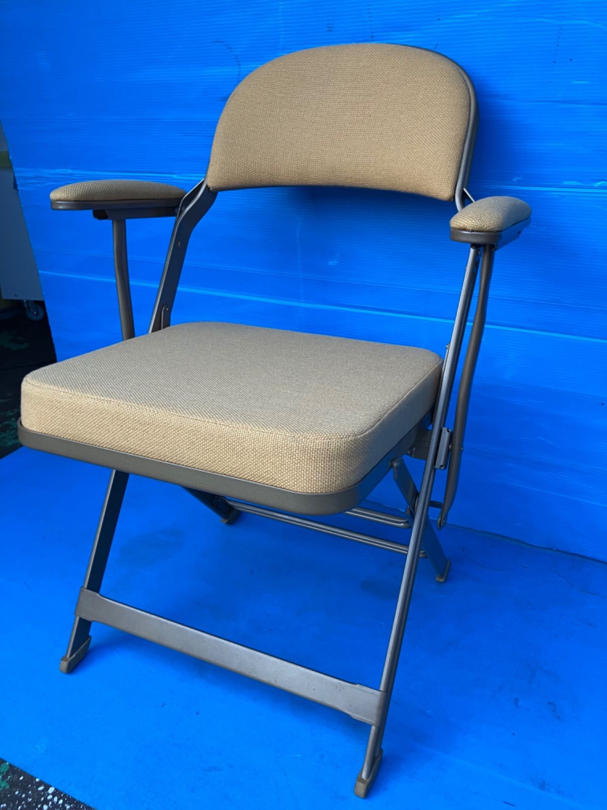 値下げ】【SHARK ATTACK】ヴィンテージ 3人掛けソファ /ヨーロッパ NEW