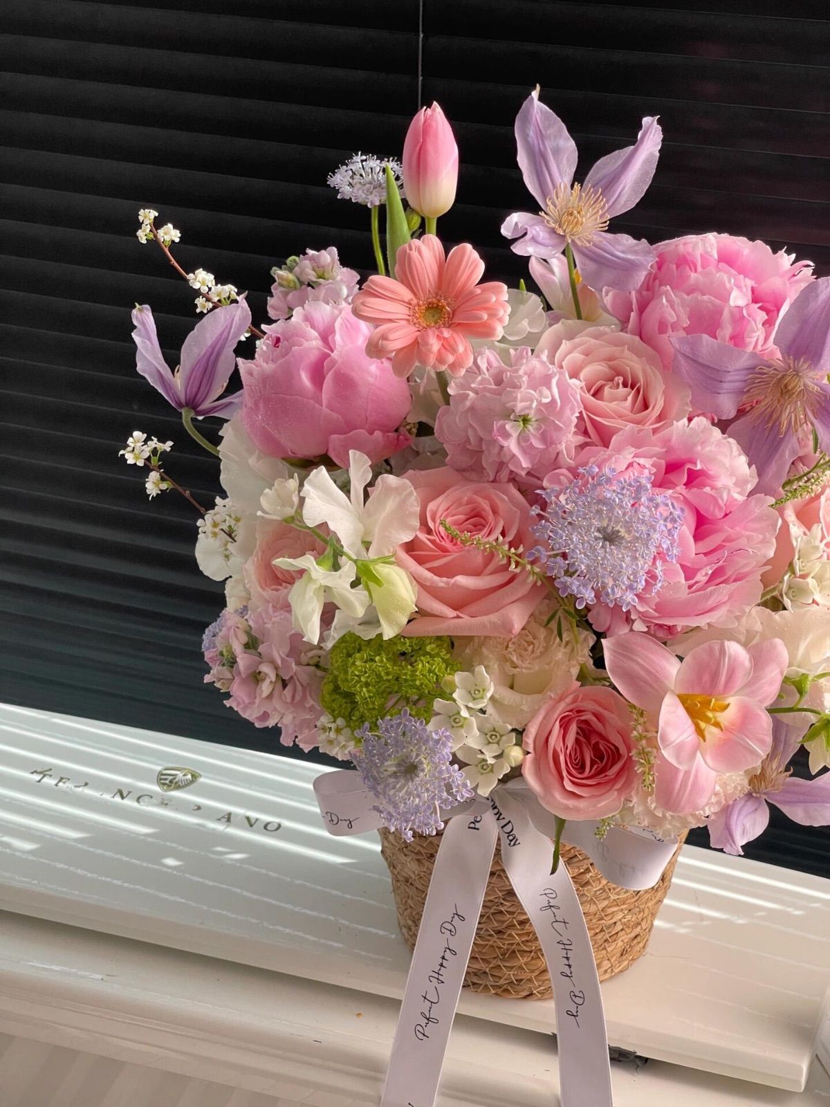 ピンクと紫の優雅な花束