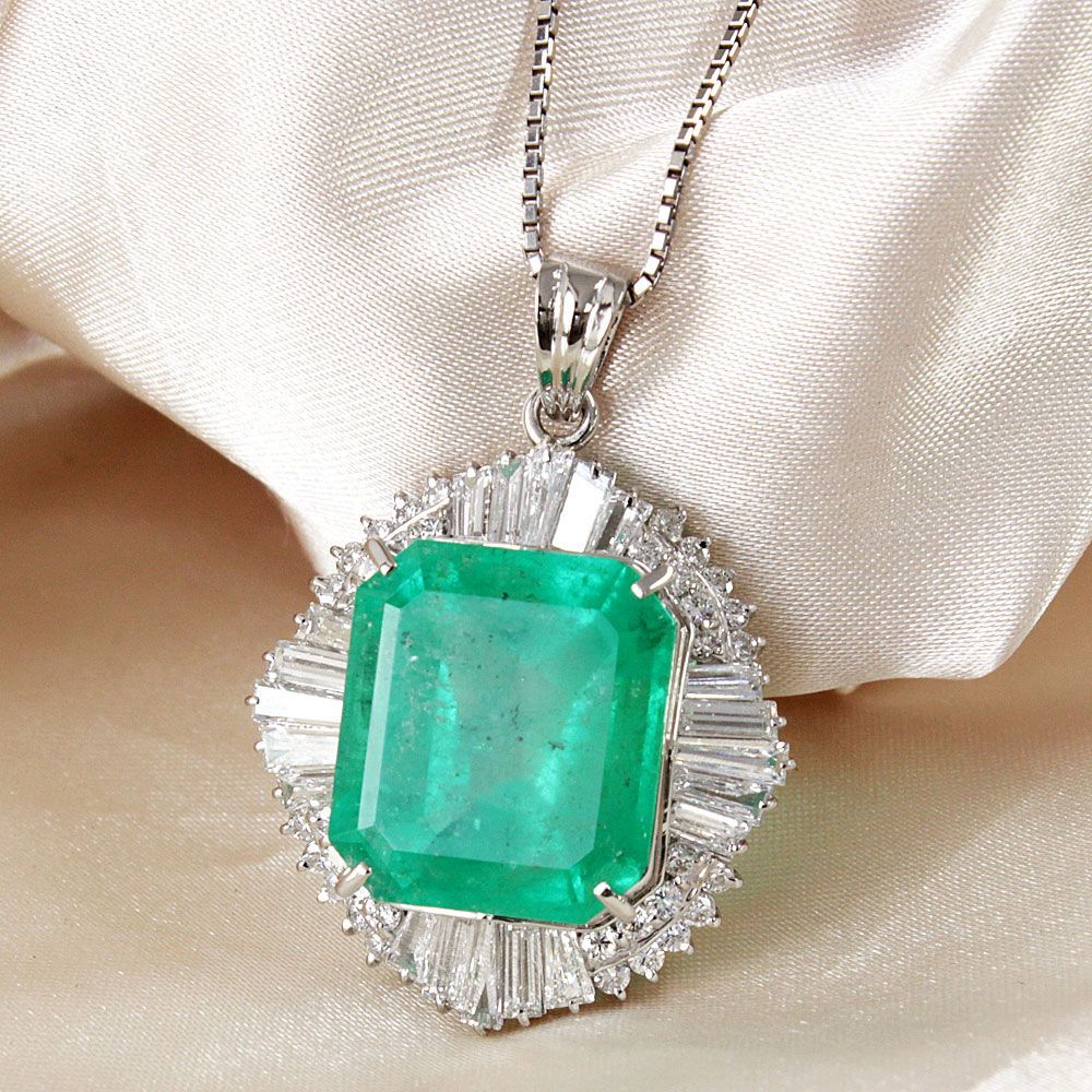 コロンビア産 2ct エメラルド ダイヤモンド プラチナ 取り巻き ネックレス