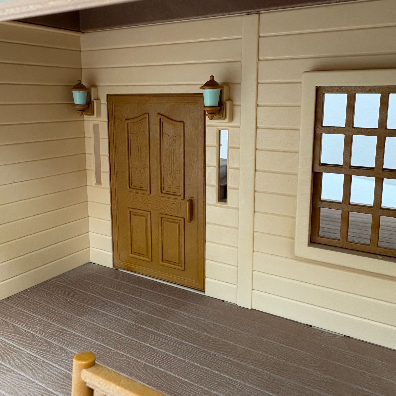 【即納！最大半額!】 K3229 廃盤品 シルバニアファミリー 緑の丘の大きなお家 人形 小物 家具付き