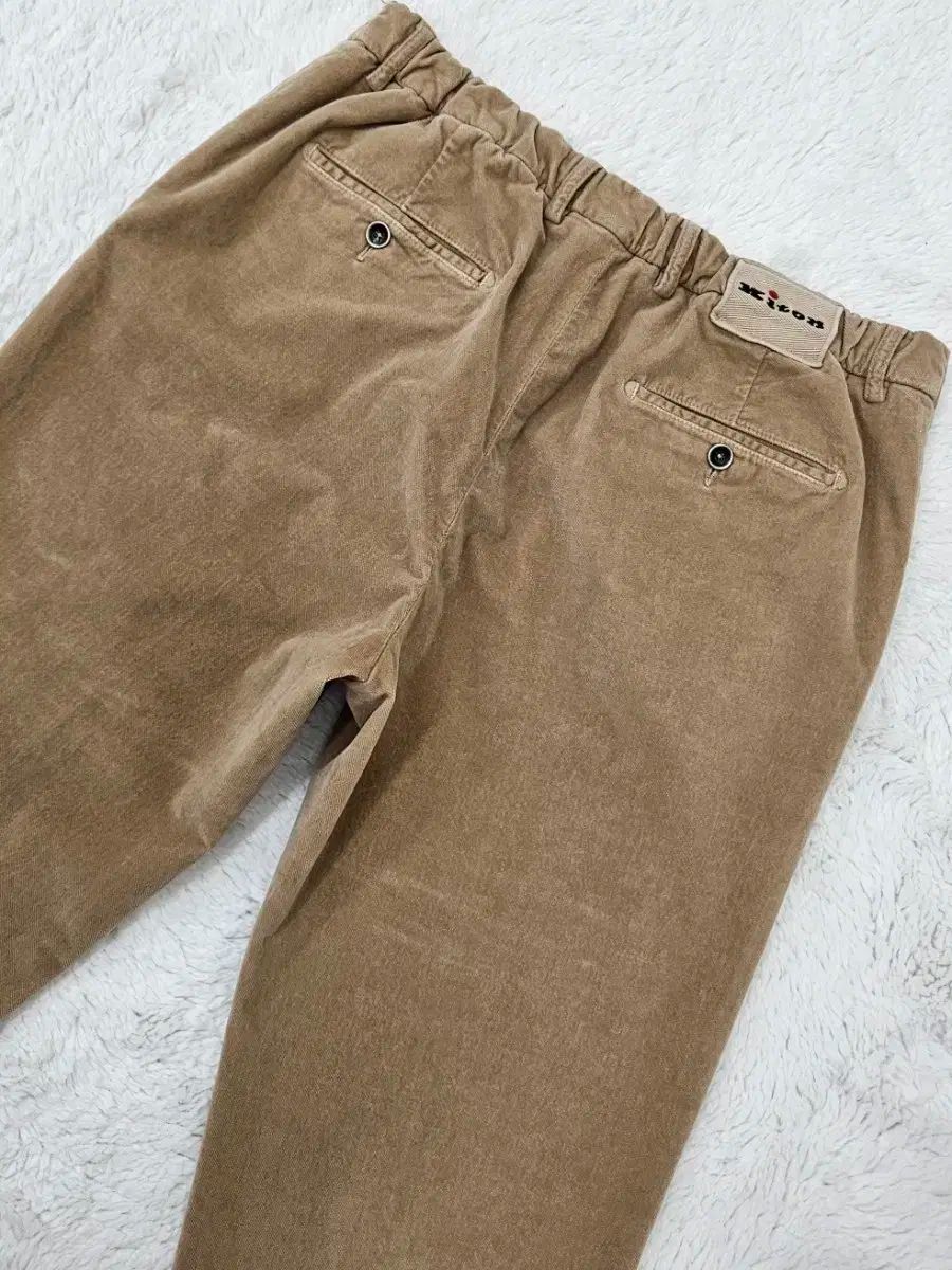 チノパンツ