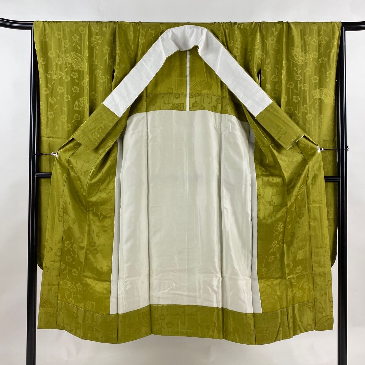 長襦袢 身丈138cm 裄丈68cm L 振袖用 地紋 鶯色 正絹 名品 【中古  