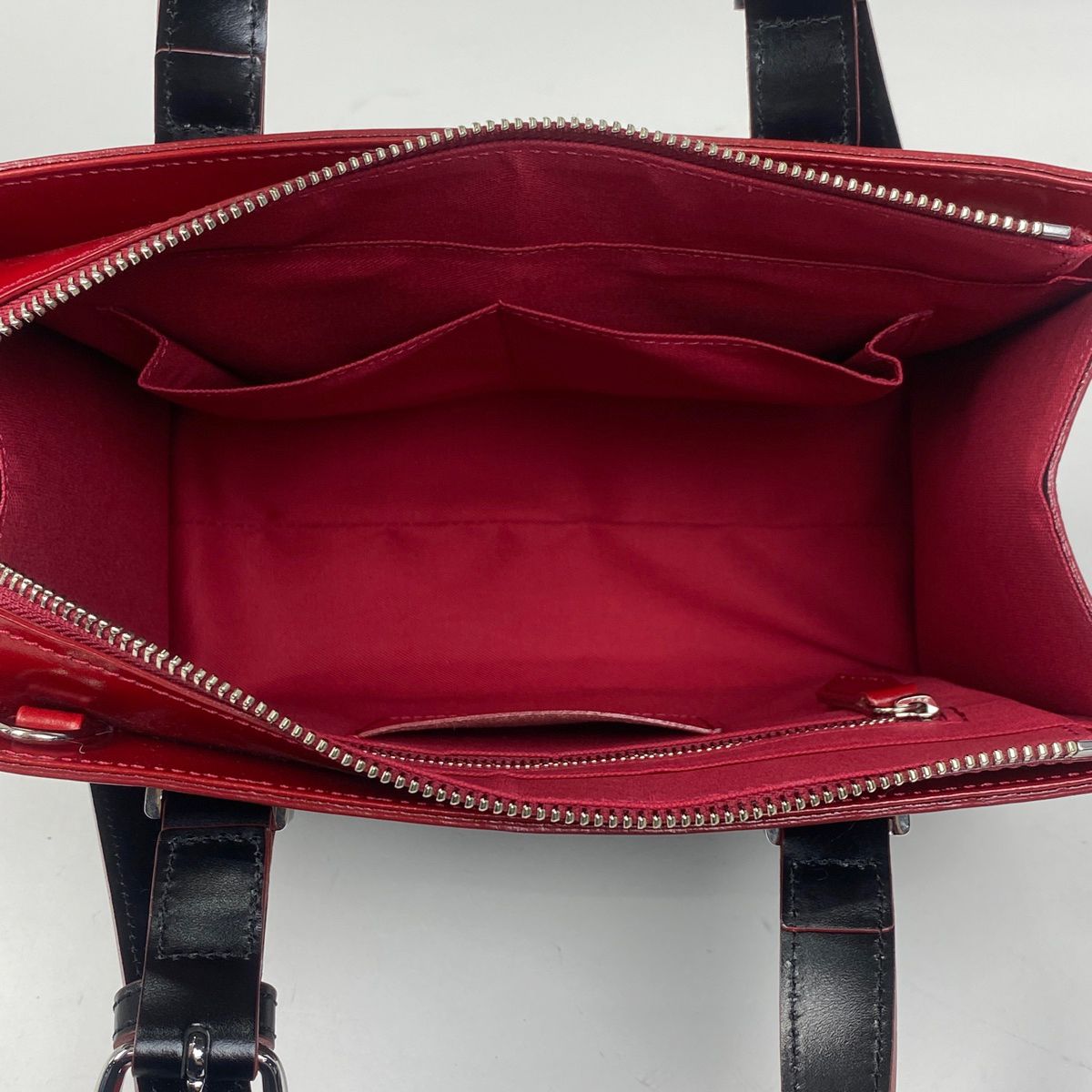 ヴィヴィアンウエストウッド Vivienne Westwood ロゴ ハンドバッグ