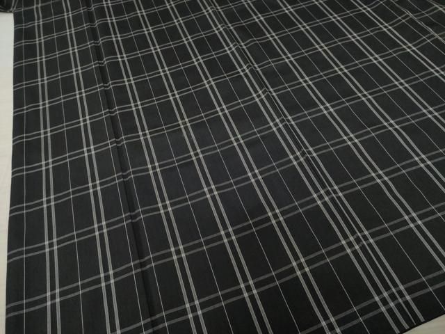 平和屋着物●上質な紬　格子　黒地　正絹　逸品　AAAY4703ck 平和屋着物○上質な紬 格子 黒地 正絹 逸品 AAAY4703ck - メルカリ