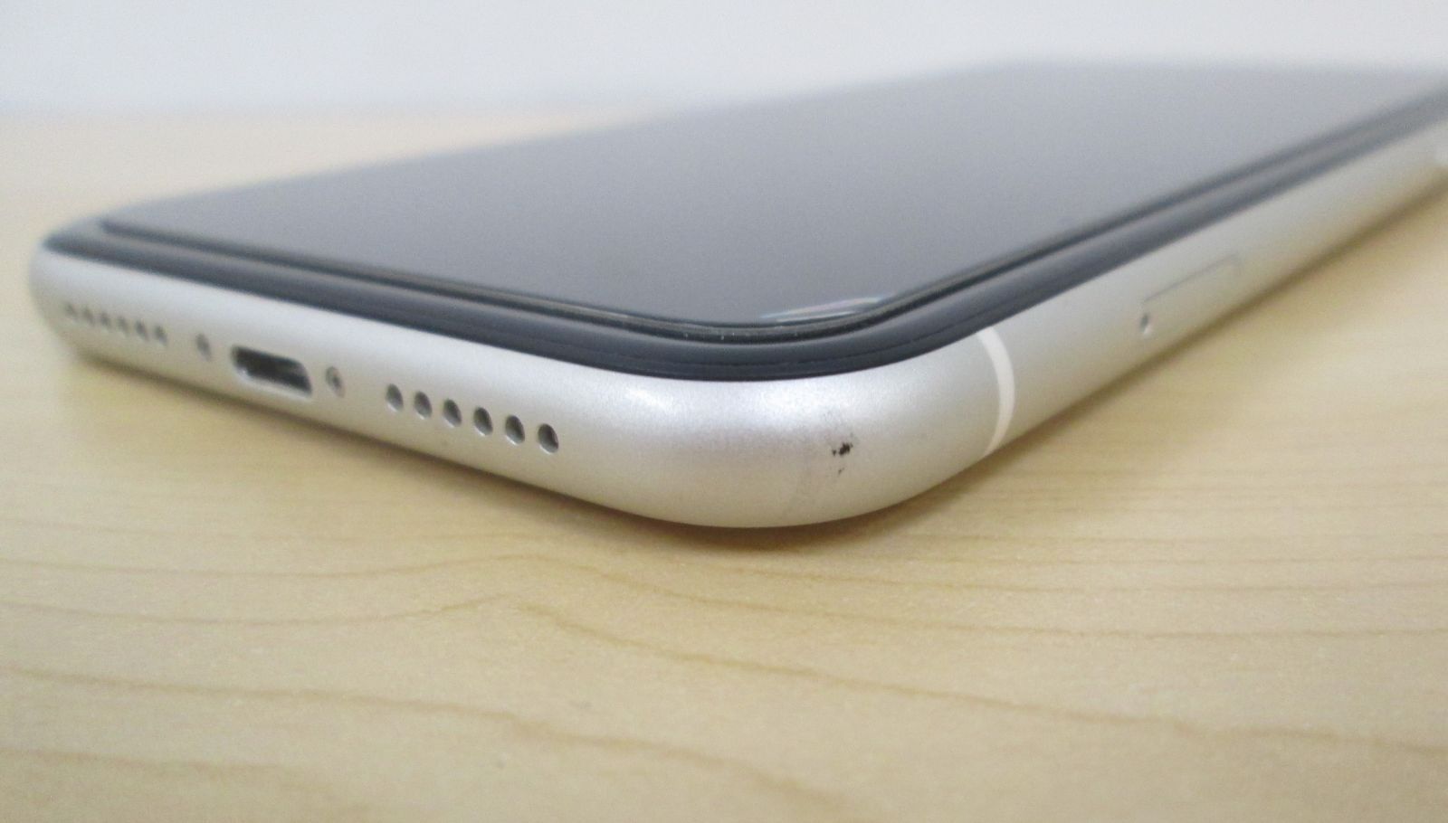 大清水70-2-0320】Apple iPhone 11 64GB ホワイト 本体 au セール中