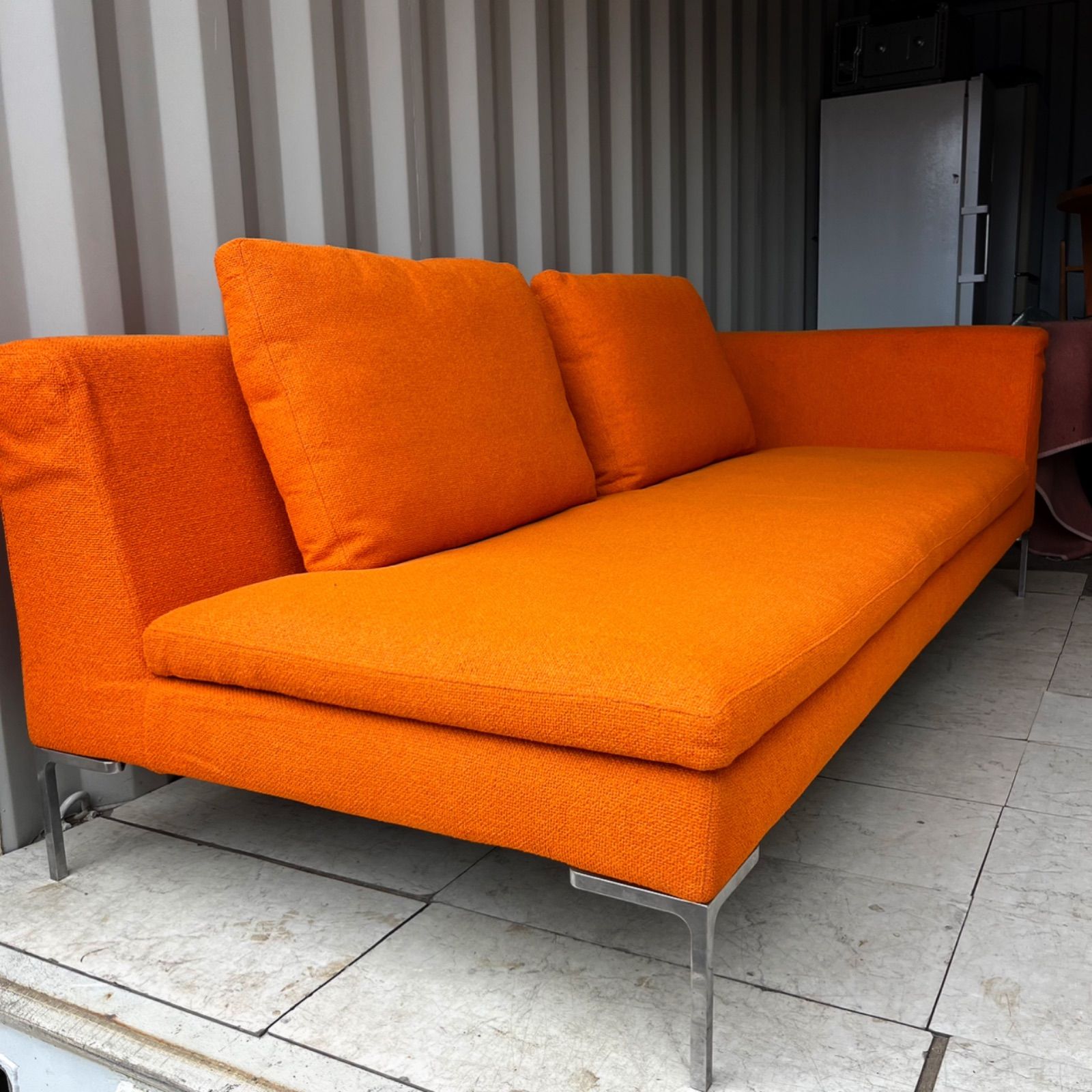 取付無料！b&bイタリア チャールズ オレンジファブリック右アームソファ✨ 取付無料！b&bイタリア チャールズ オレンジファブリック右アーム