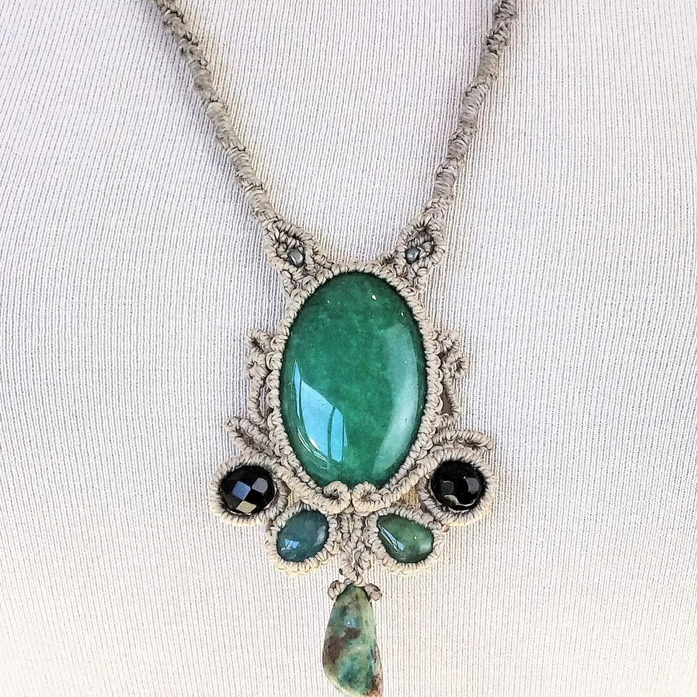 グリーンアベンチュリン マクラメ編みペンダント