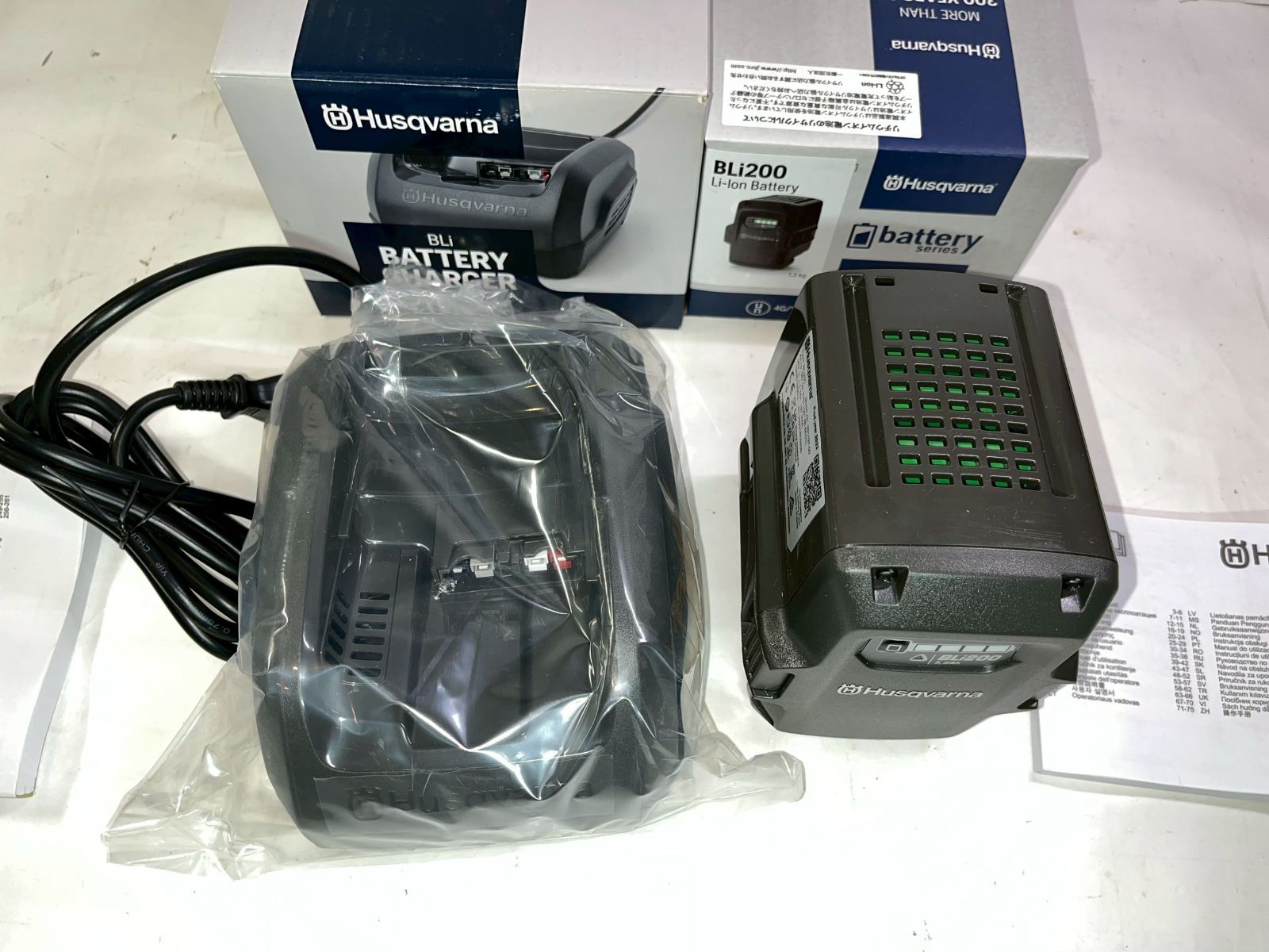 充電器 バッテリーセット 急速充電器 QC250 Husqvarna ハスクバーナ バッテリー BLi200 HRDEVELOPMENT_JP