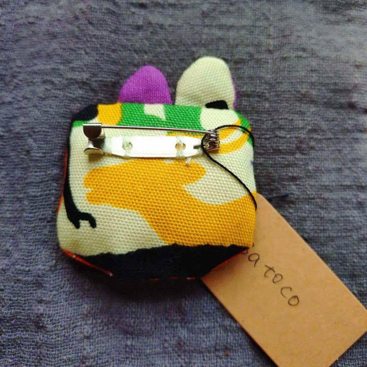 haru•*¨*•.¸♬︎ネコちゃんブローチオーダーページ ネコトトリ 刺繍ブローチ オーダー受付ページ - メルカリ