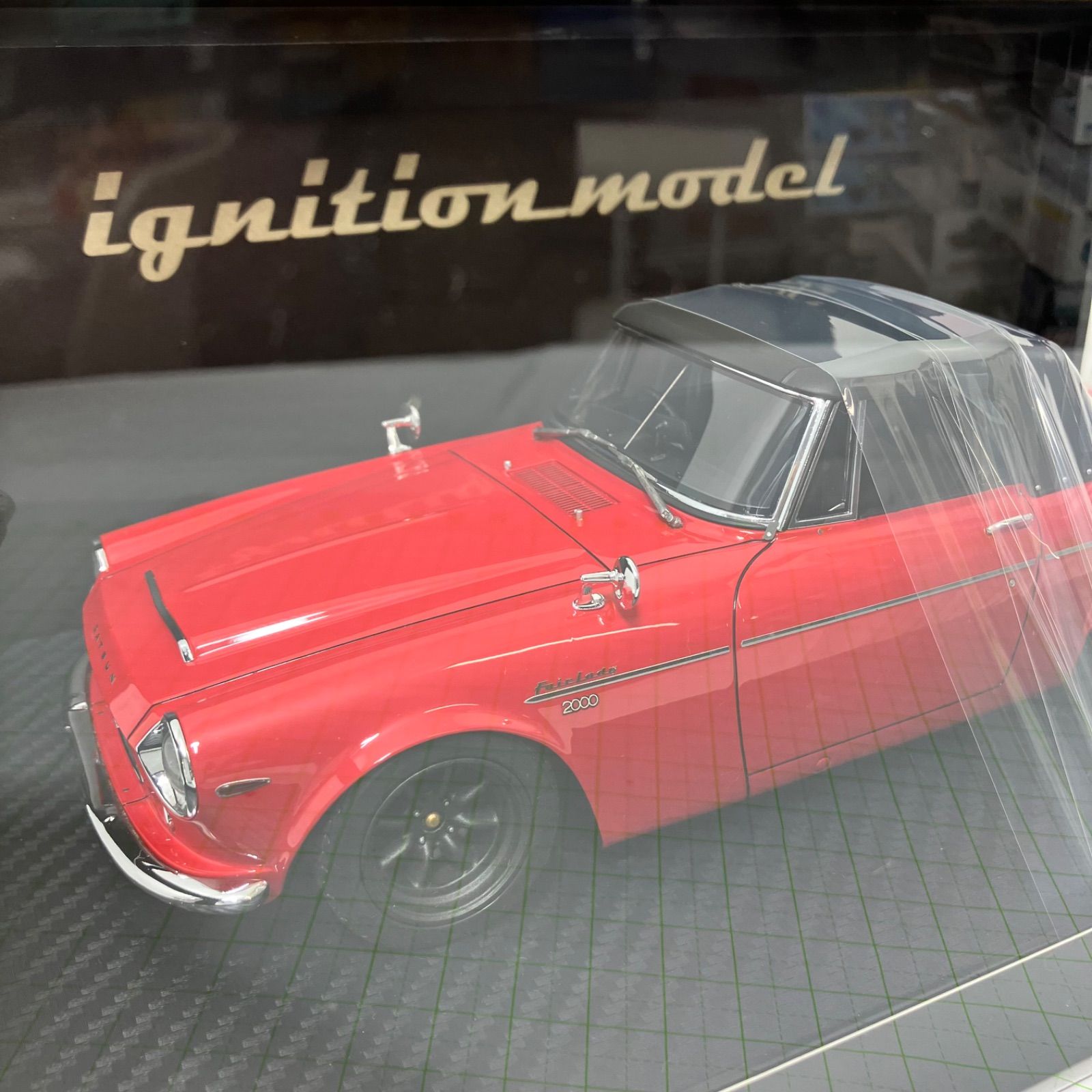 ミニカー 1/18 DATSUN Fairlady 2000 SR311 WineRed ミニカー 1/18DATSUN Fairlady 2000 (SR311) WineRed Amazon