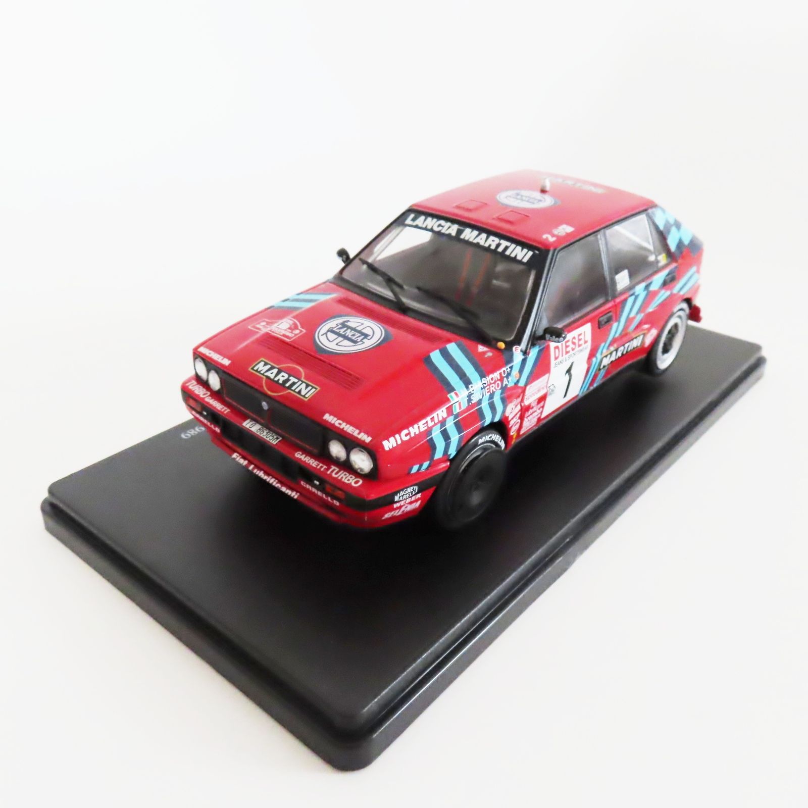 春夏新作 1/24 WRC公認 T09-C07 Lancia Biasion 16V Integrale Delta レーシングカー