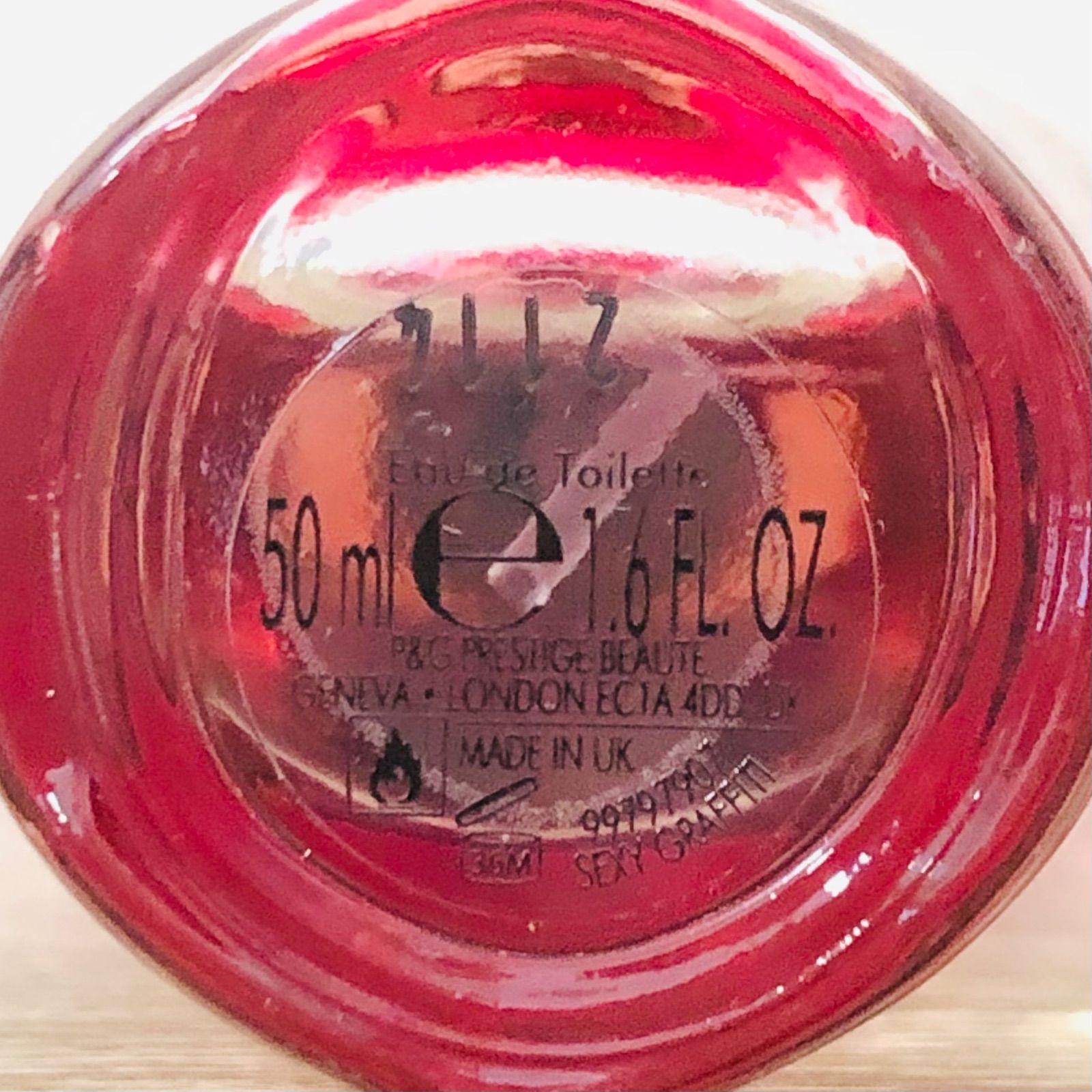 10M-687 ESCADA エスカーダ セクシーグラフィティ オードトワレ 香水 