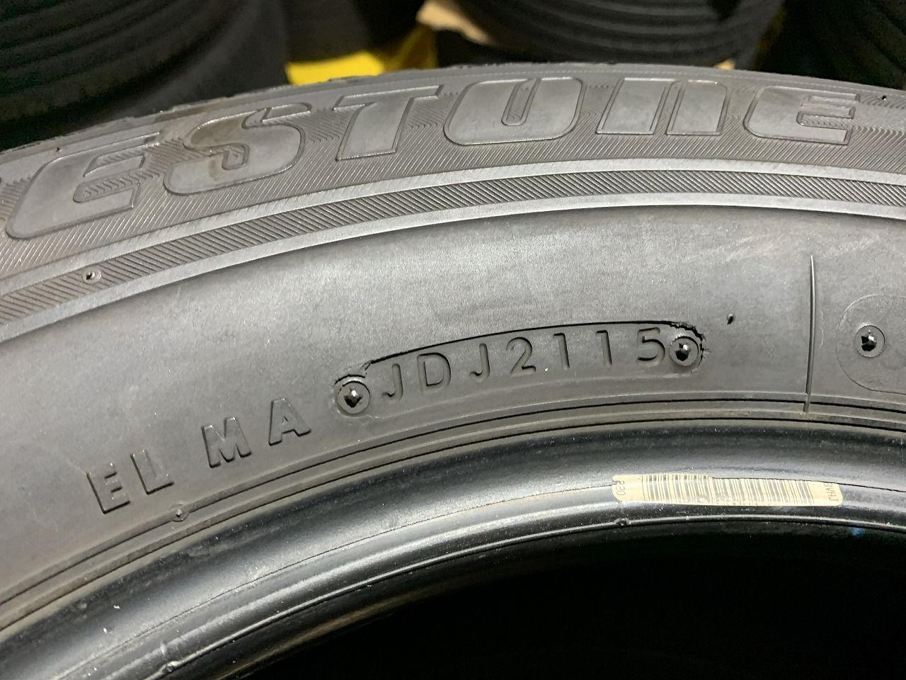 【2110033】スタッドレス BRIDGESTONE BLIZZAK REVO GZ 205/65R16 2015年 7mm エスティマ アルファード ヴェゼル CX-3 オデッセイ 等