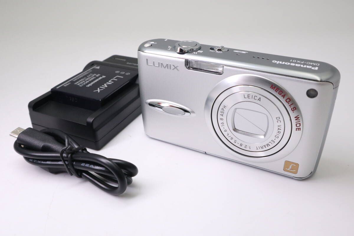 Panasonic LUMIX DMC-FX01 コンパクトデジタルカメラ