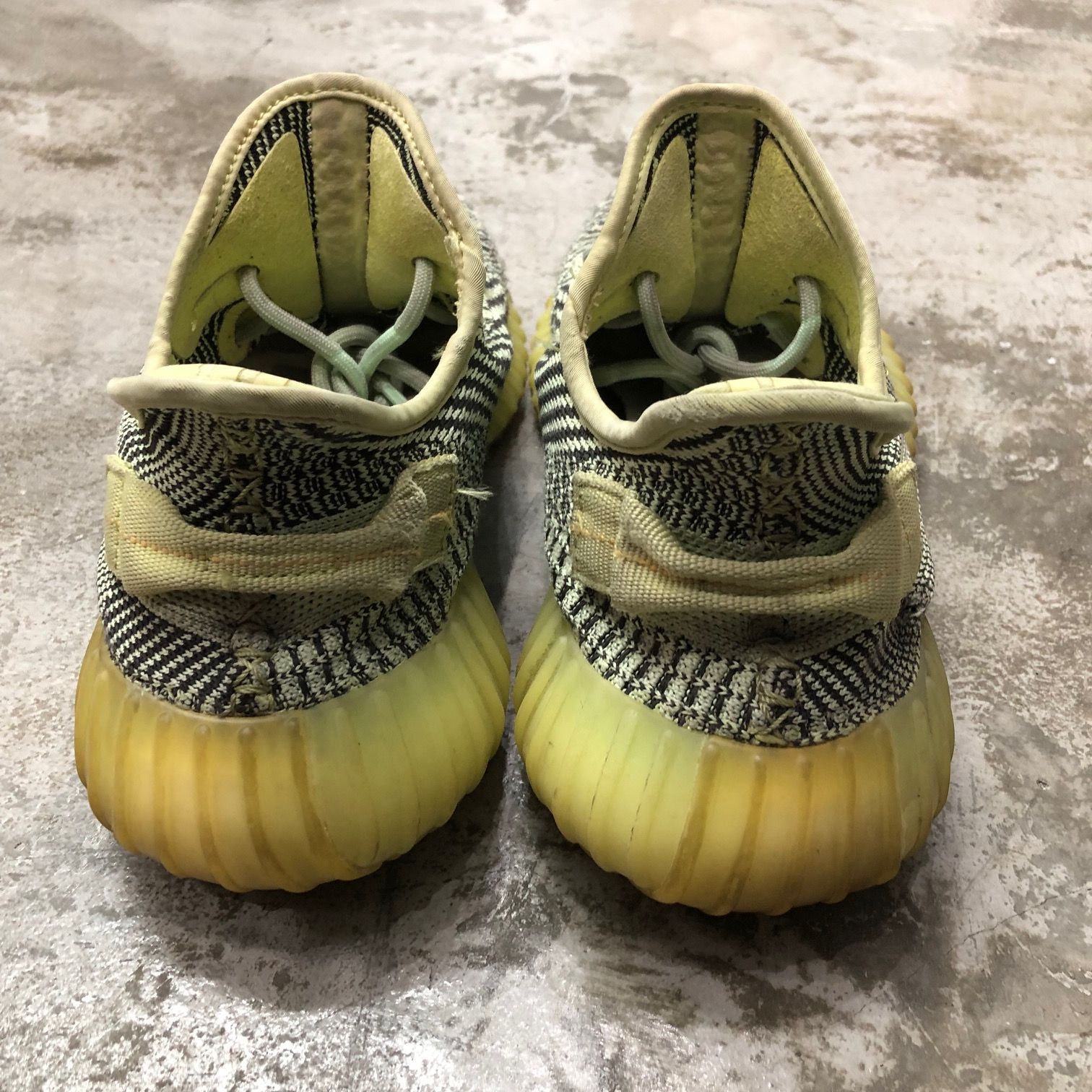 アディダス　イージーブースト350v2 イーズリール アディダス イージーブースト イーズリール アディダス イージー