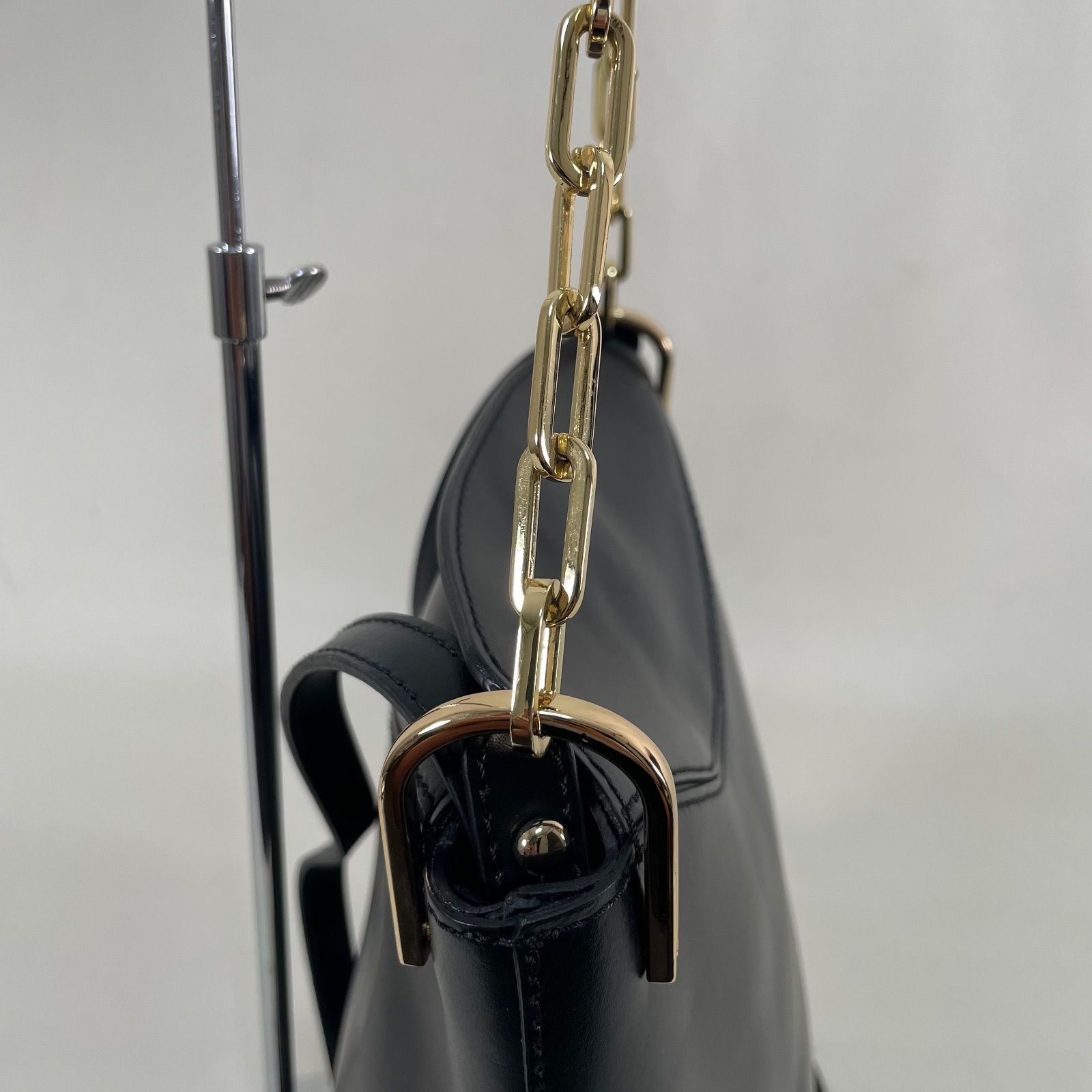 レザーショルダーバッグ