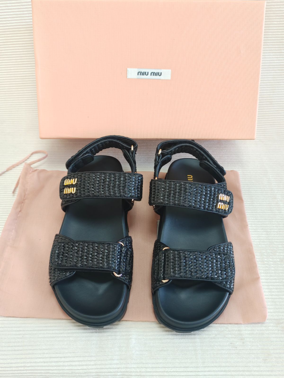 ♥超可愛い♥MIUMIU ミュウミュウ サンダル 靴 ブラック レディース用  