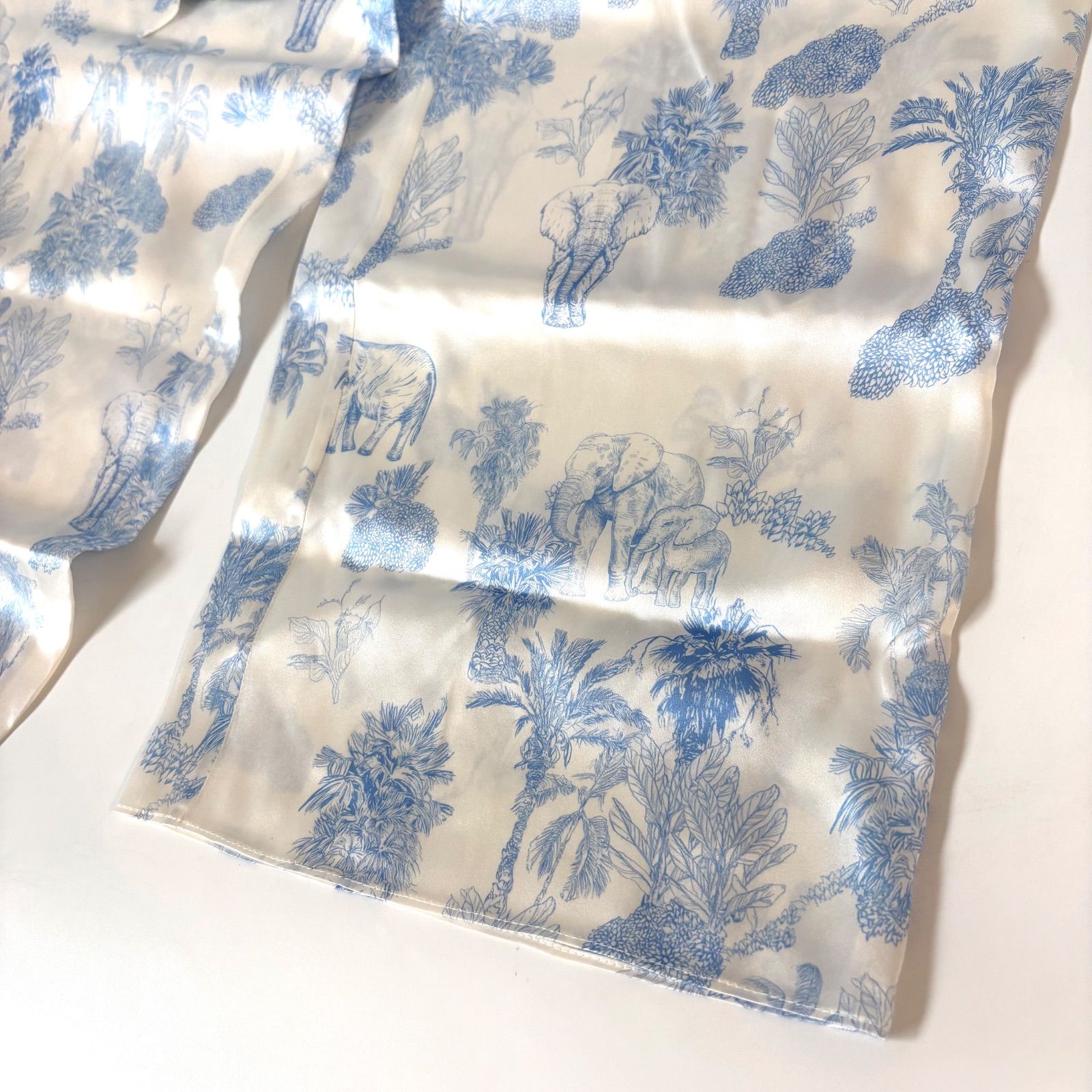 ◼️LILY SILK◼️ 新品タグ付き✨ ラ テラ・プリントシリーズ 長袖長