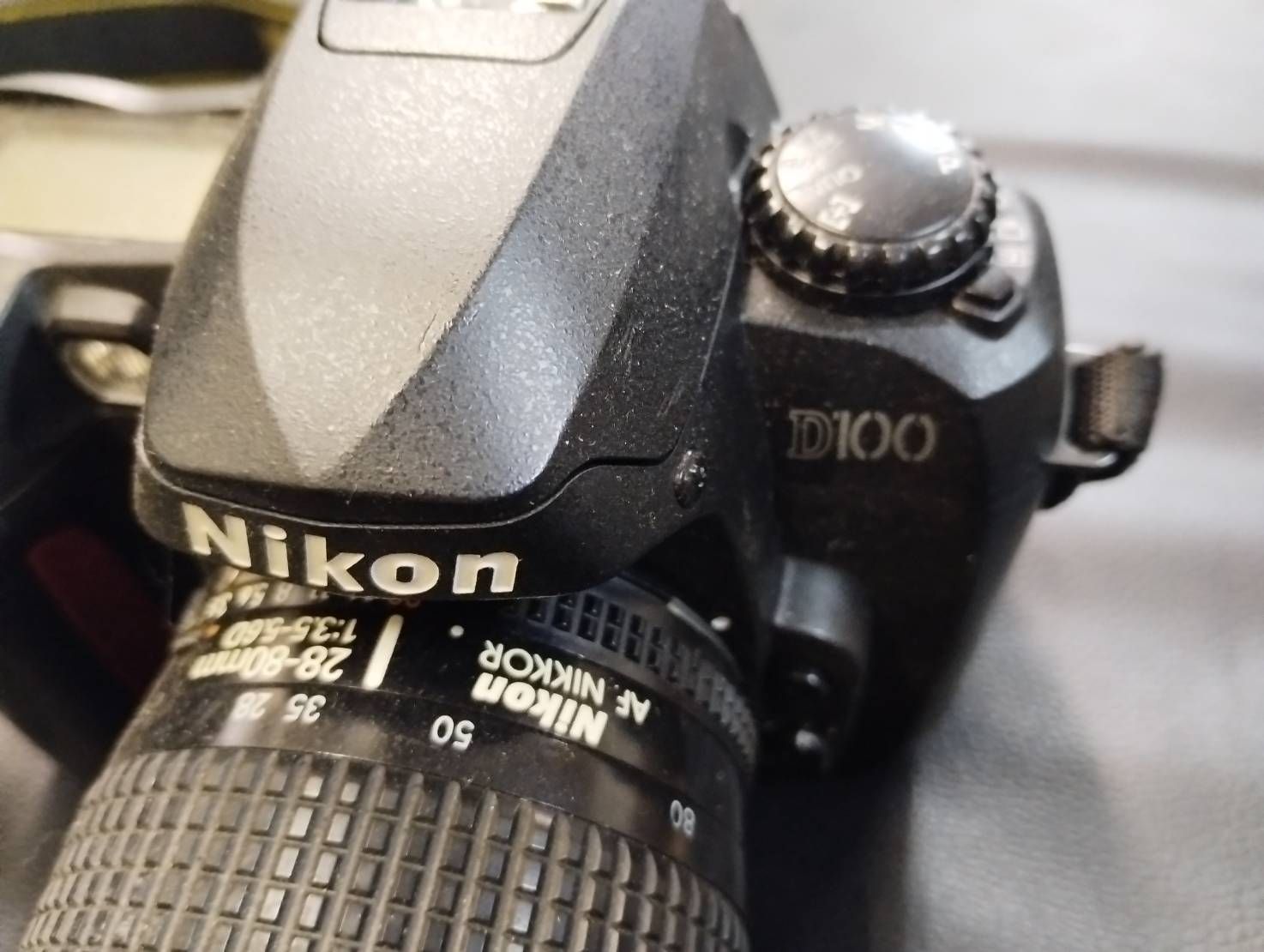 Nikon D100 + AF-NIKKOR28-80mmデジタルカメラ Nikon D100 デジタル一眼レフカメラ + AF NIKKOR 28-80mm ズーム