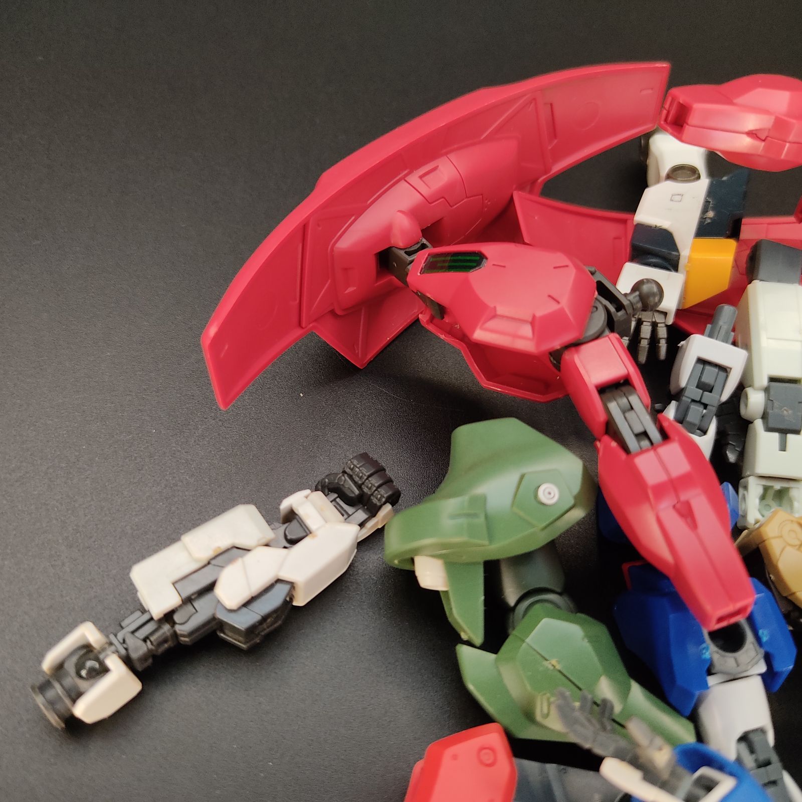ガンプラ【未検品/ジャンク】HG 1/144 不揃い 肩・腕パーツ