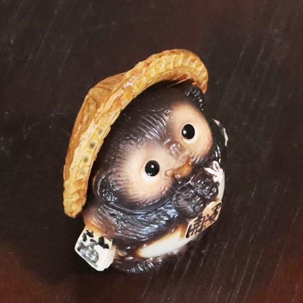 ★美品　焼物　たぬき　高さ約45㎝　狸　置物　縁起物 Amazon.co.jp: 信楽焼 13号笑福（メス）狸 しがらきハンカチ