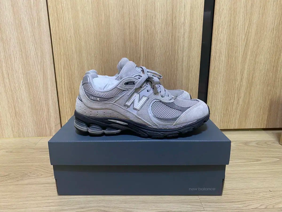 New Balance(ニューバランス) 2002R グレー 黒 ー JD スポーツ限定版 230
