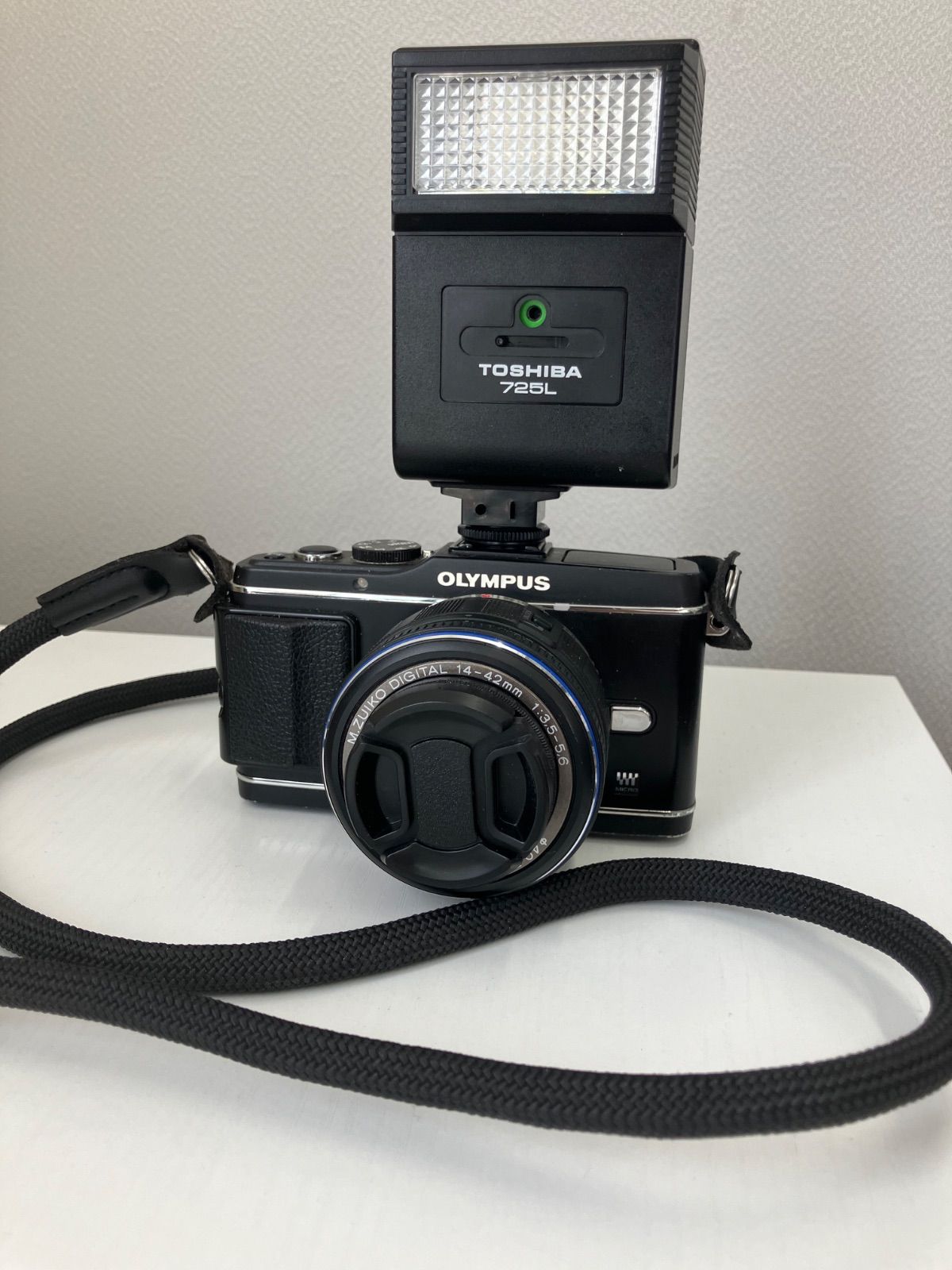 定番人気，最新作 OLYMPUS ミラーレス一眼 PEN E-P3 ツインレンズ